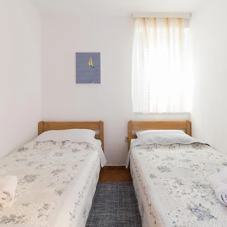 Kristi Complex Near The Sandy - By Ta Leut Agency