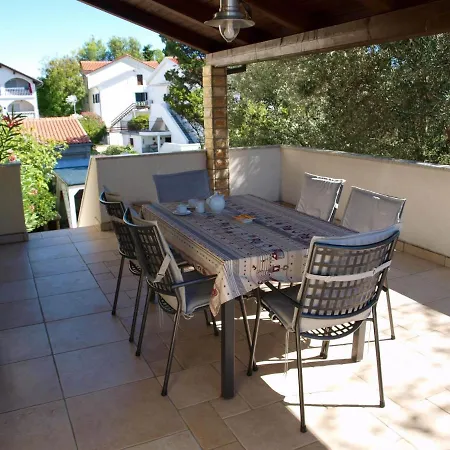 Kristi Complex Near The Sandy - By Ta Leut Agency 普利拉卡