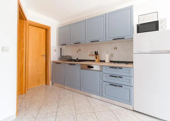 Vendégház Kristi Complex Near The Sandy - By Ta Leut Agency 3*