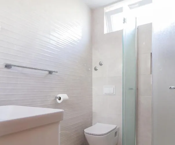 Kristi Complex Near The Sandy - By Ta Leut Agency Vendégház