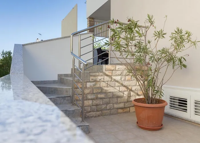 Kristi Complex Near The Sandy - By Ta Leut Agency Vendégház