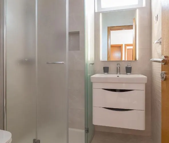 Vendégház Kristi Complex Near The Sandy - By Ta Leut Agency